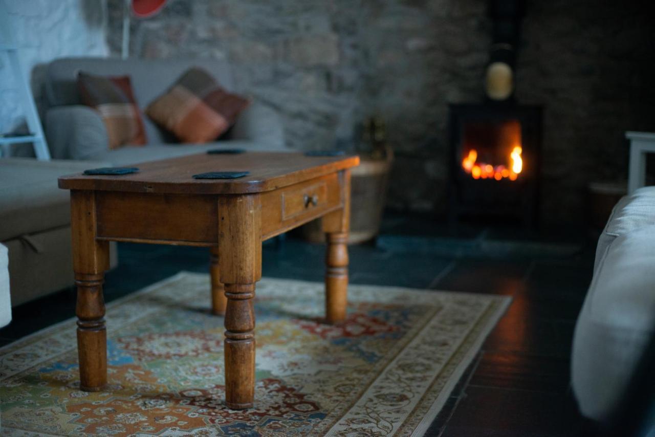 St Davids Hideaway With Roll-Top Bath & Log Burner Exterior photo